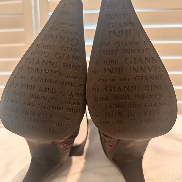 Gianni Bini Brown Leather Crocodile Boots - Picture 7 of 15